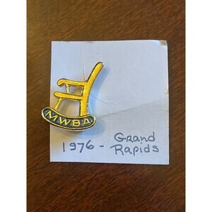 Vintage 1976 Lapel Hat Pin Pinback MWBA Bowling Pin Lansing Michigan Capital EUC